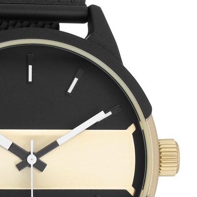 Uhr black/gold C11108